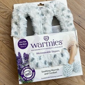 Snowy Warmies Slippers NIB, Women Size 6-10